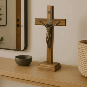 Crucifixo de Mesa/Parede em Madeira 26cm